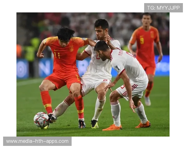 中国足球国家队沿用传统战术还是现代足球结合，中国国家队的足球