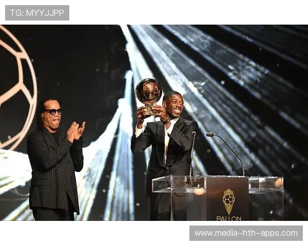 荣耀登顶,28岁登贝莱泪洒金球领奖台,登贝莱 身价