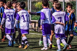 华体会体育在线-球员在比赛中展现领导力带动队友奋勇拼搏，球队领袖需要具备的