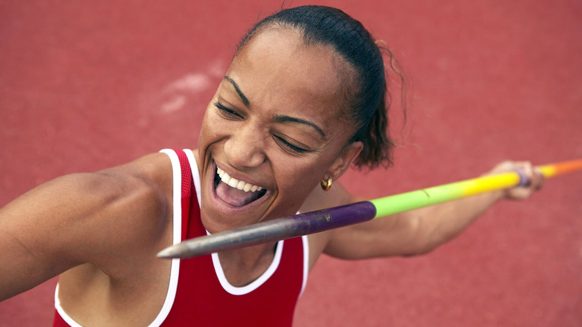 球员在比赛中展现领导力带动队友奋勇拼搏，球队领袖需要具备的